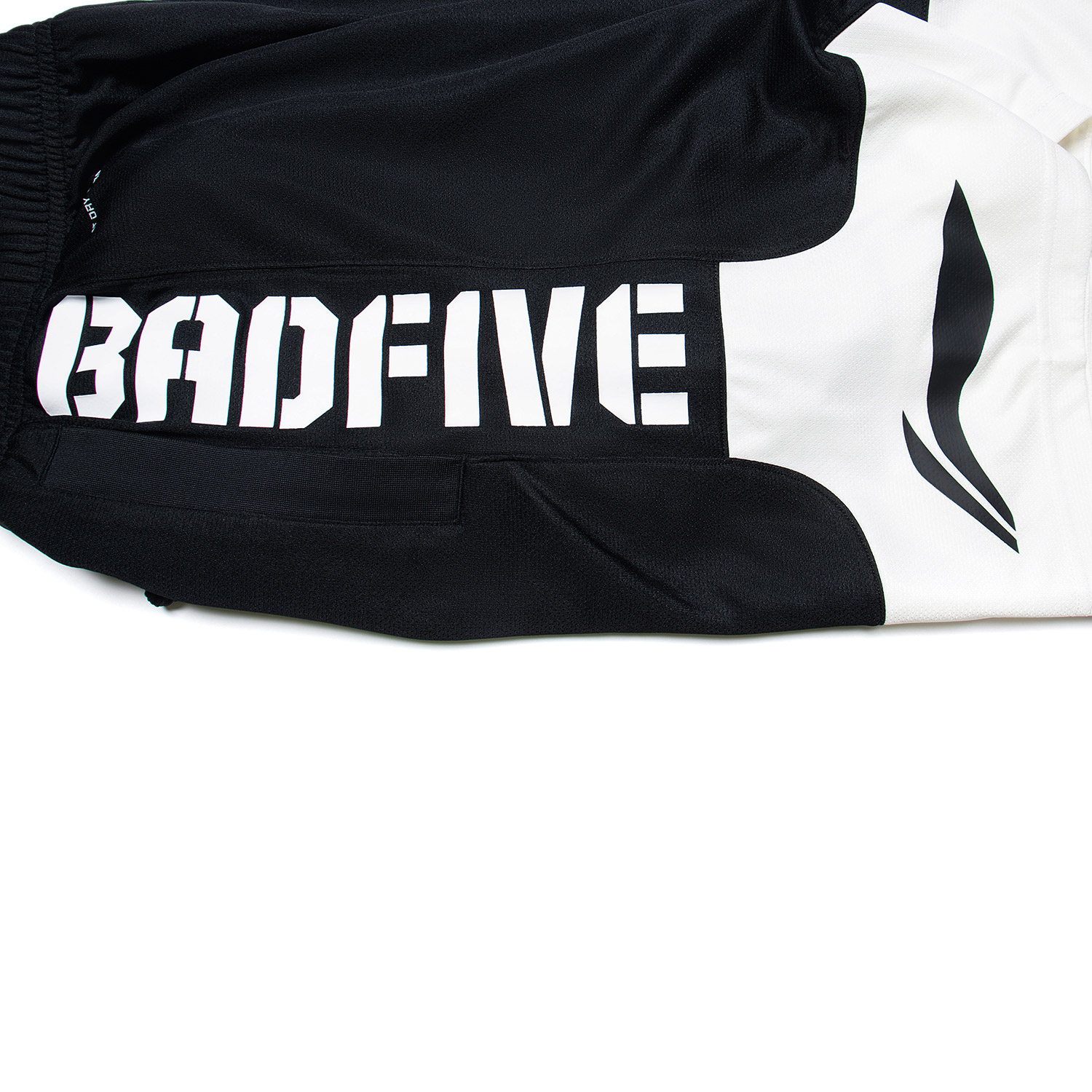 Unisex Basketball-Short "Anti-Warrior" Badfive BIG Black-White - AAPT045-1 5XL = 4XL EU